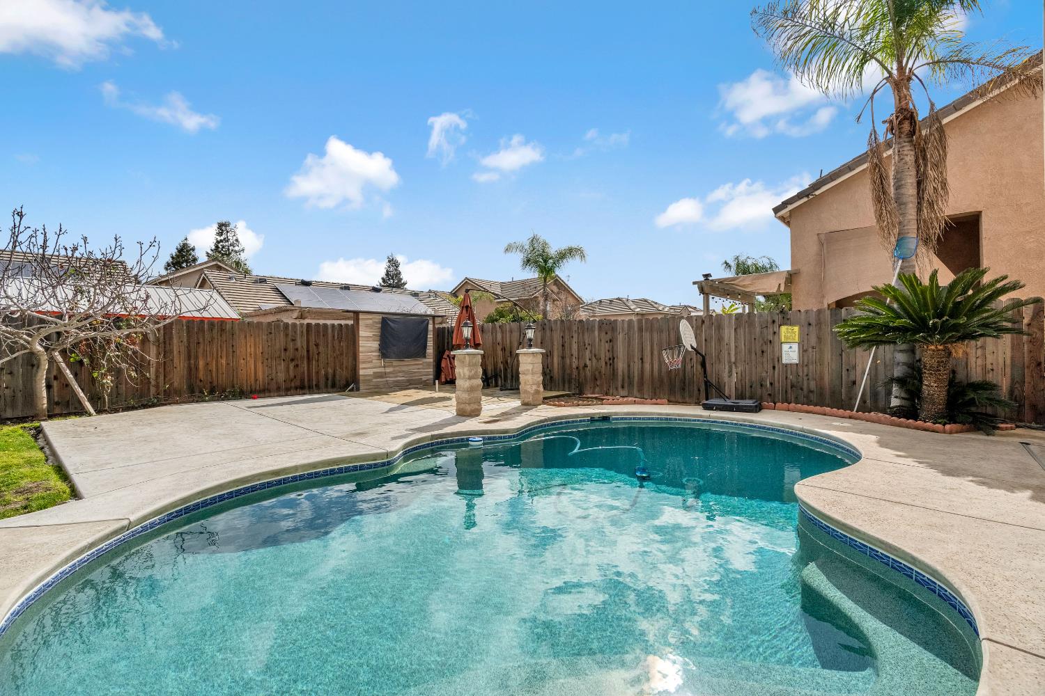 9358 N Winery Ave, Fresno, CA 93720