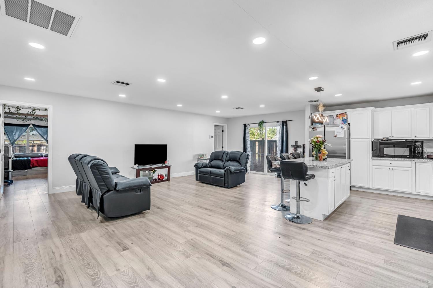 21 E Eden, Fresno, CA 93706