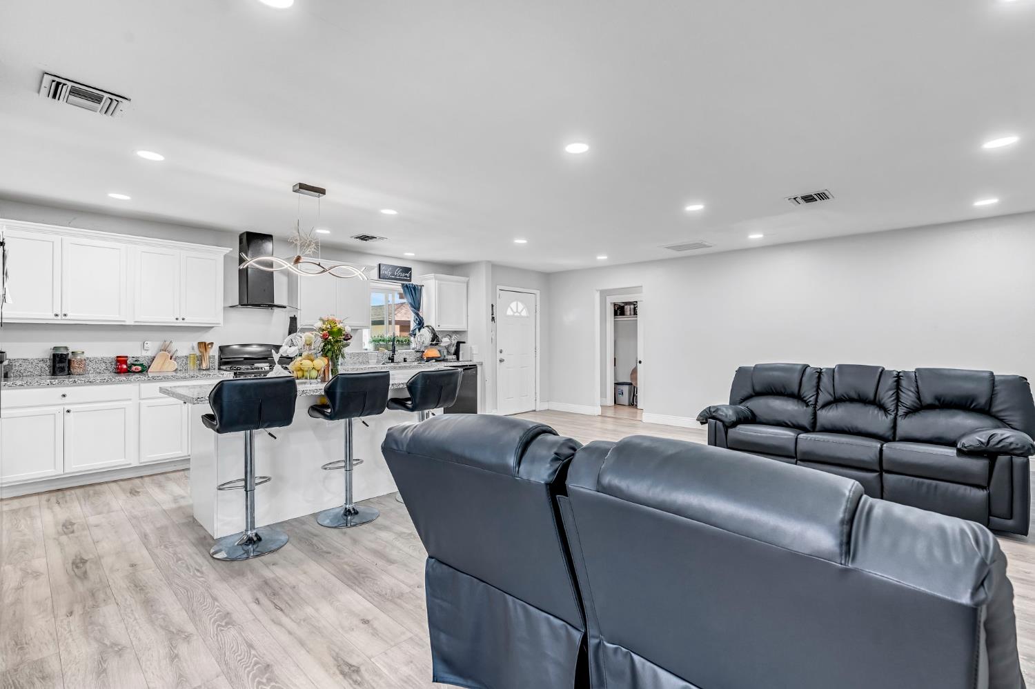 21 E Eden, Fresno, CA 93706