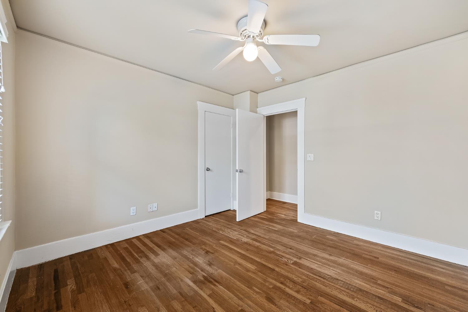 1521 N College Ave, Fresno, CA 93728