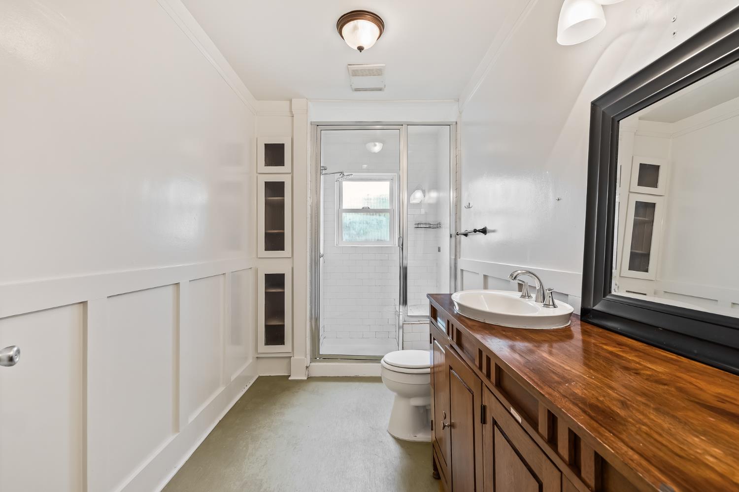 1521 N College Ave, Fresno, CA 93728