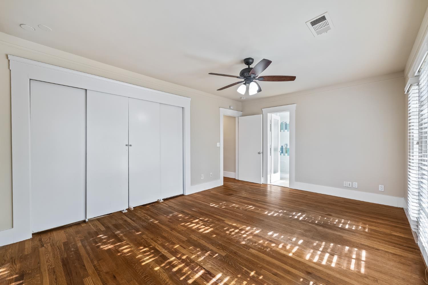 1521 N College Ave, Fresno, CA 93728