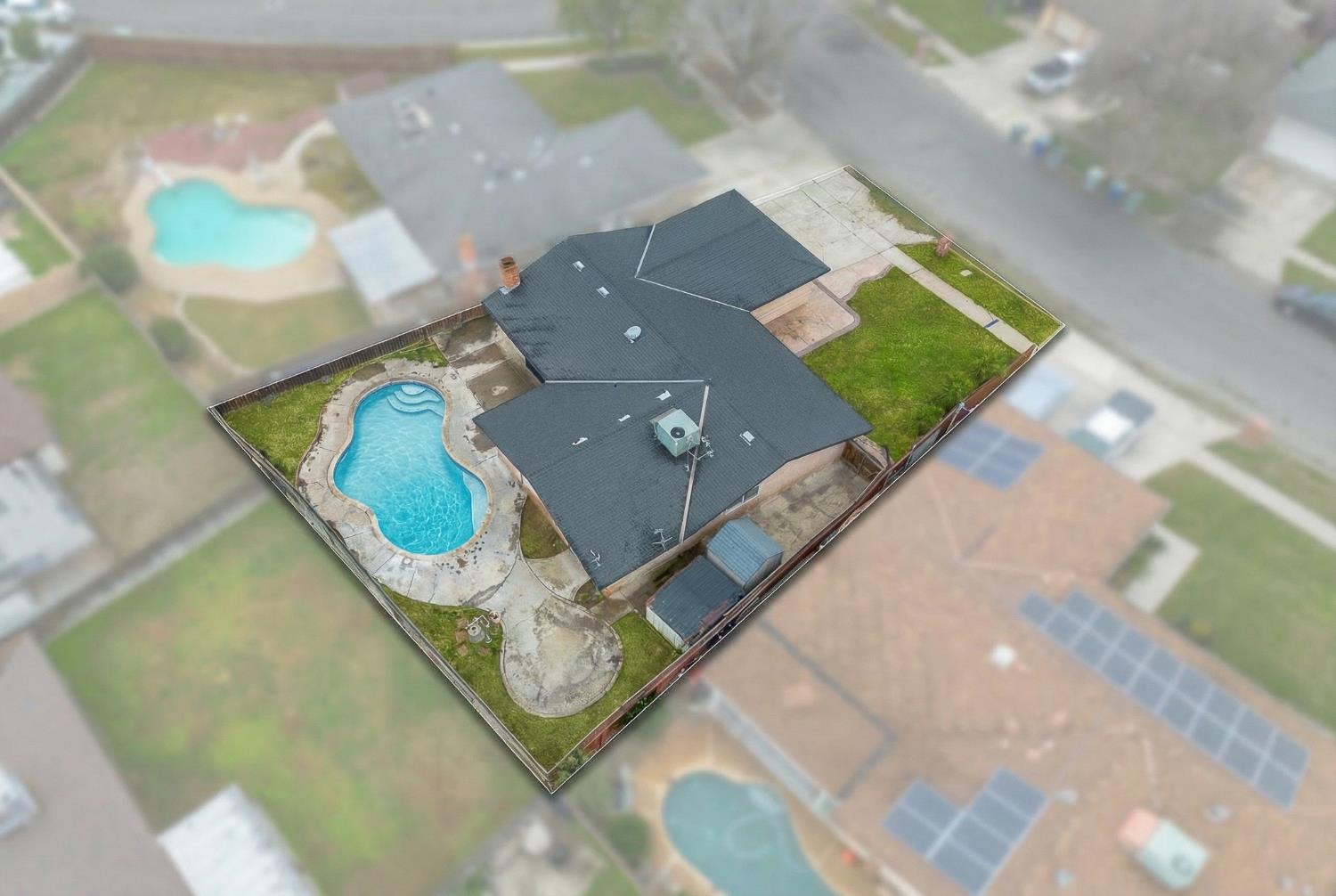 1712 W Donner Ave, Fresno, CA 93705