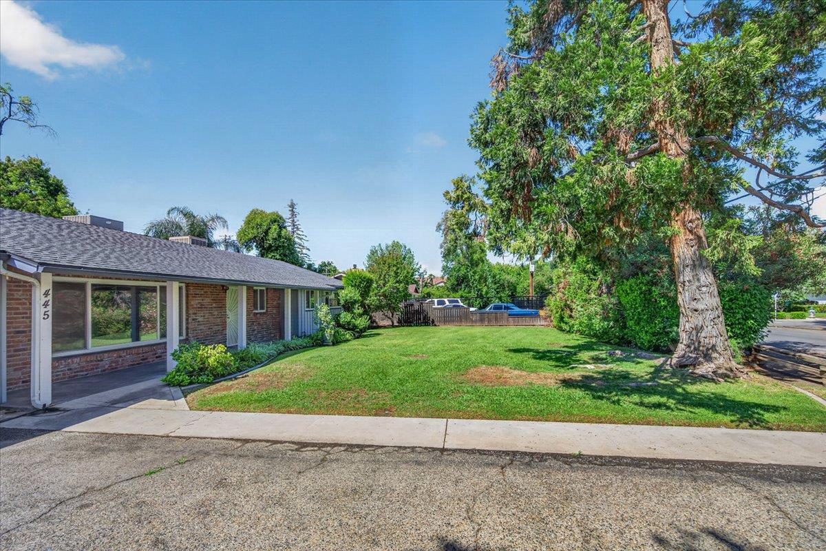 445 W San Jose, Fresno, CA 93704