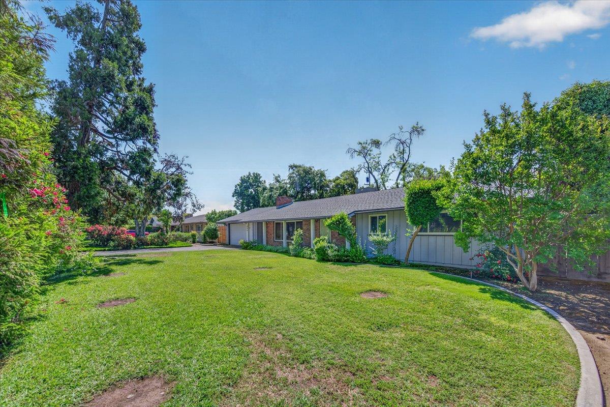 445 W San Jose, Fresno, CA 93704