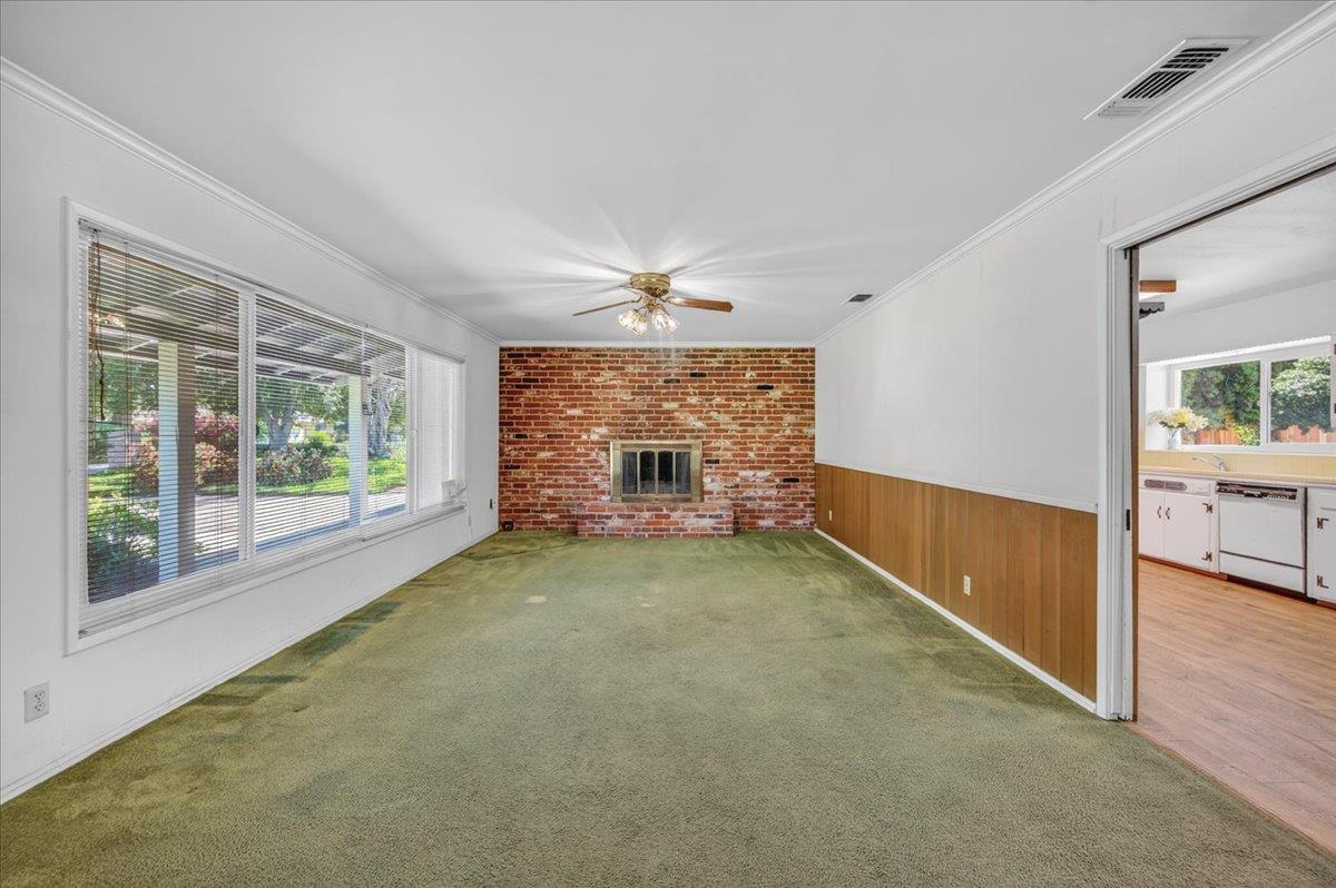 445 W San Jose, Fresno, CA 93704