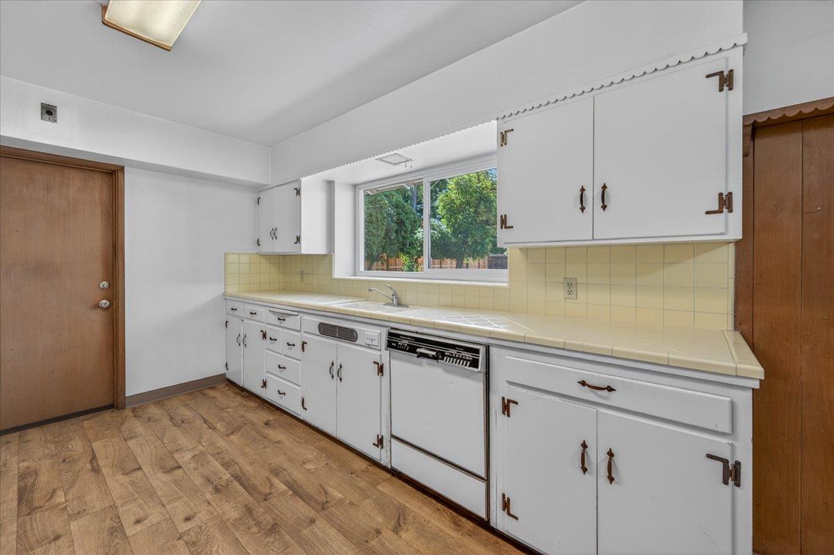 445 W San Jose, Fresno, CA 93704