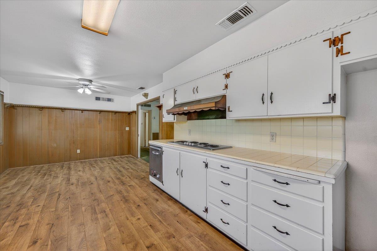 445 W San Jose, Fresno, CA 93704