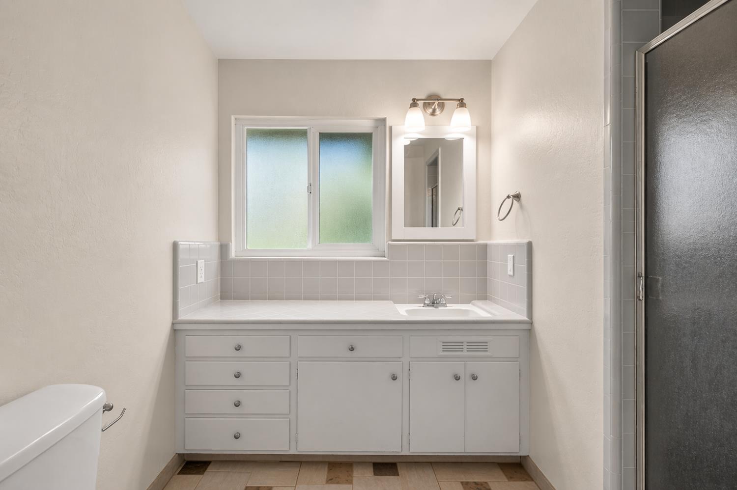 445 W San Jose, Fresno, CA 93704