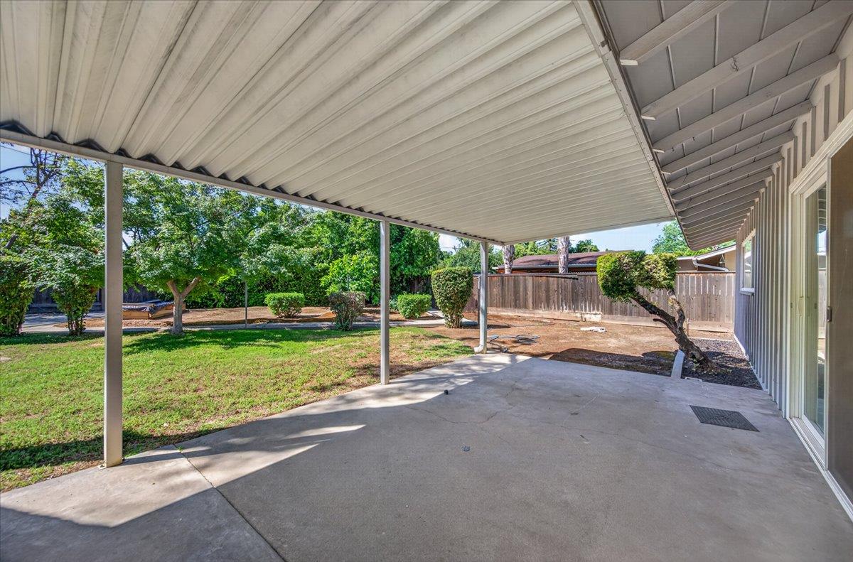 445 W San Jose, Fresno, CA 93704