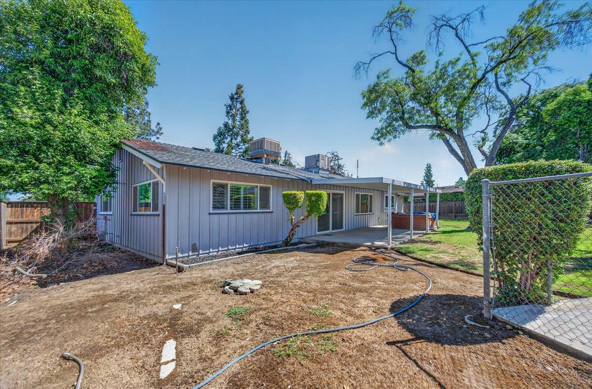 445 W San Jose, Fresno, CA 93704