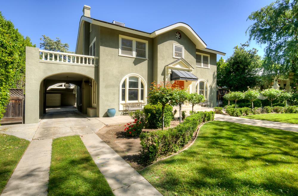 933 E Cambridge Ave, Fresno, CA 93704