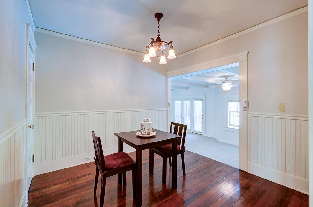 933 E Cambridge Ave, Fresno, CA 93704