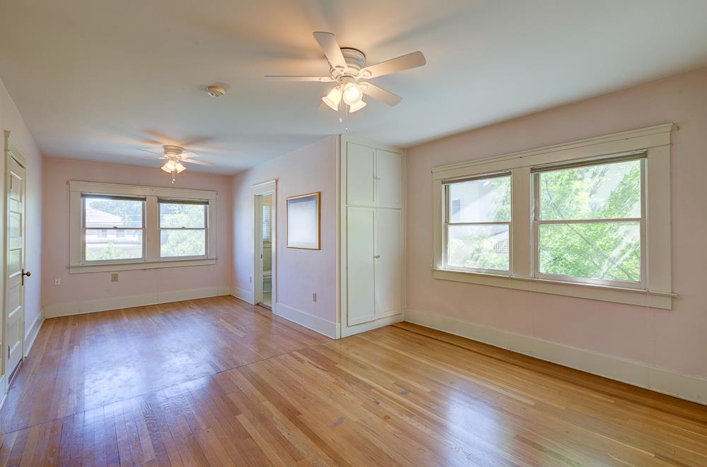 933 E Cambridge Ave, Fresno, CA 93704