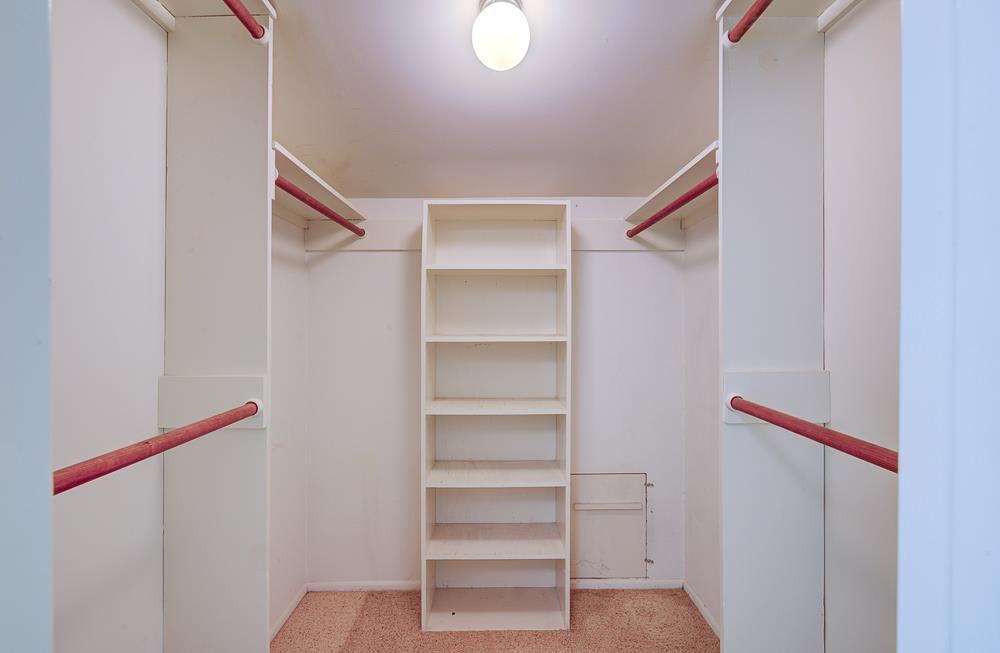 933 E Cambridge Ave, Fresno, CA 93704