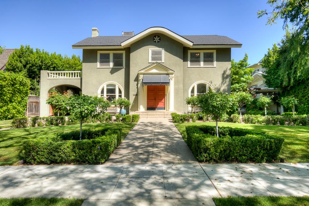 933 E Cambridge Ave, Fresno, CA 93704