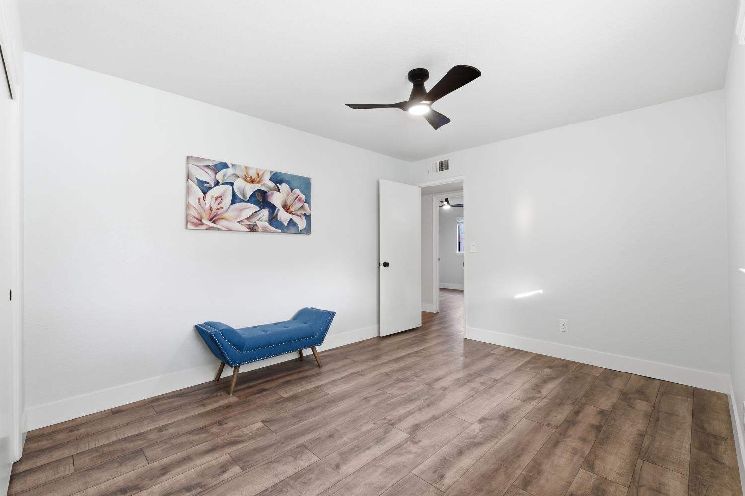 2094 E El Paso Ave, Fresno, CA 93720