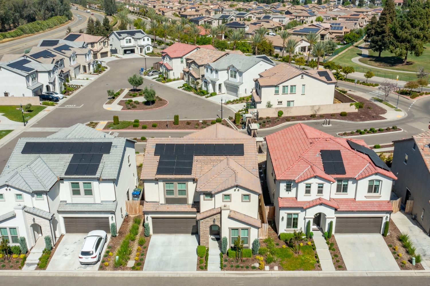 1530 E Via Lupino Dr, Fresno, CA 93730