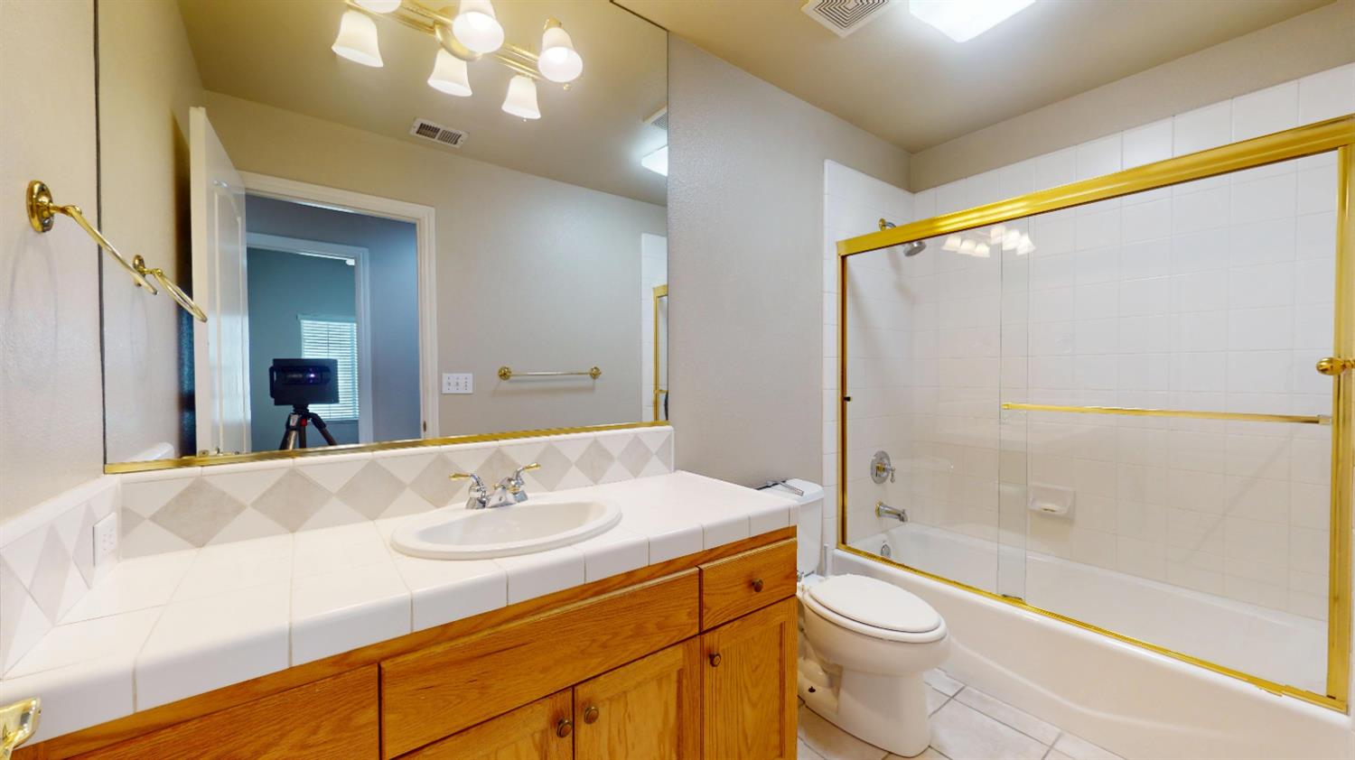 2808 W Brentford Ct, Fresno, CA 93711