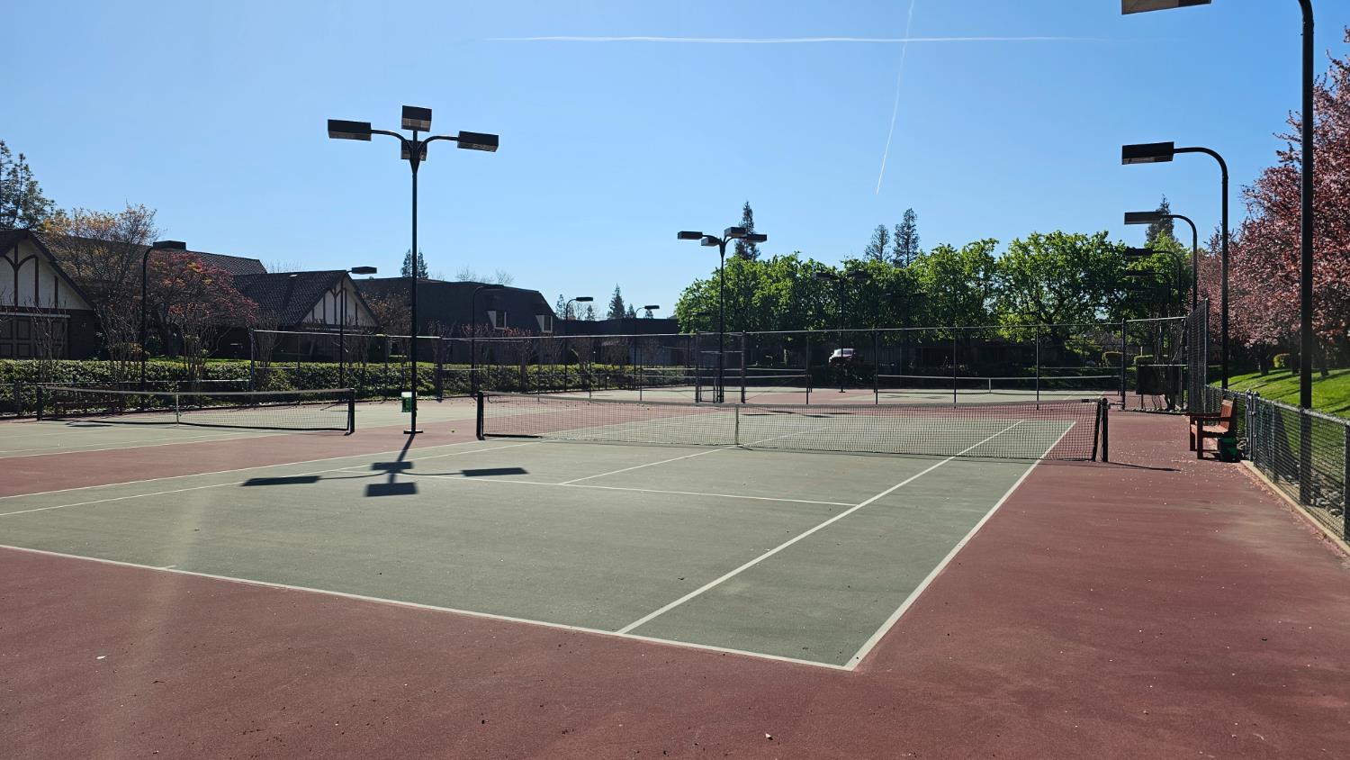 2808 W Brentford Ct, Fresno, CA 93711