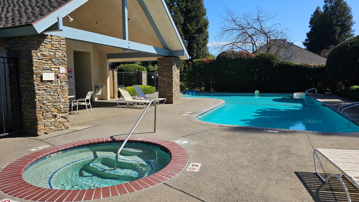 2808 W Brentford Ct, Fresno, CA 93711