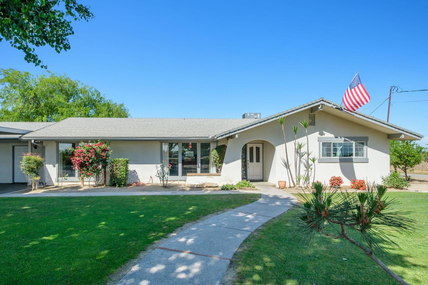 8519 S Orange Ave, Fresno, CA 93725