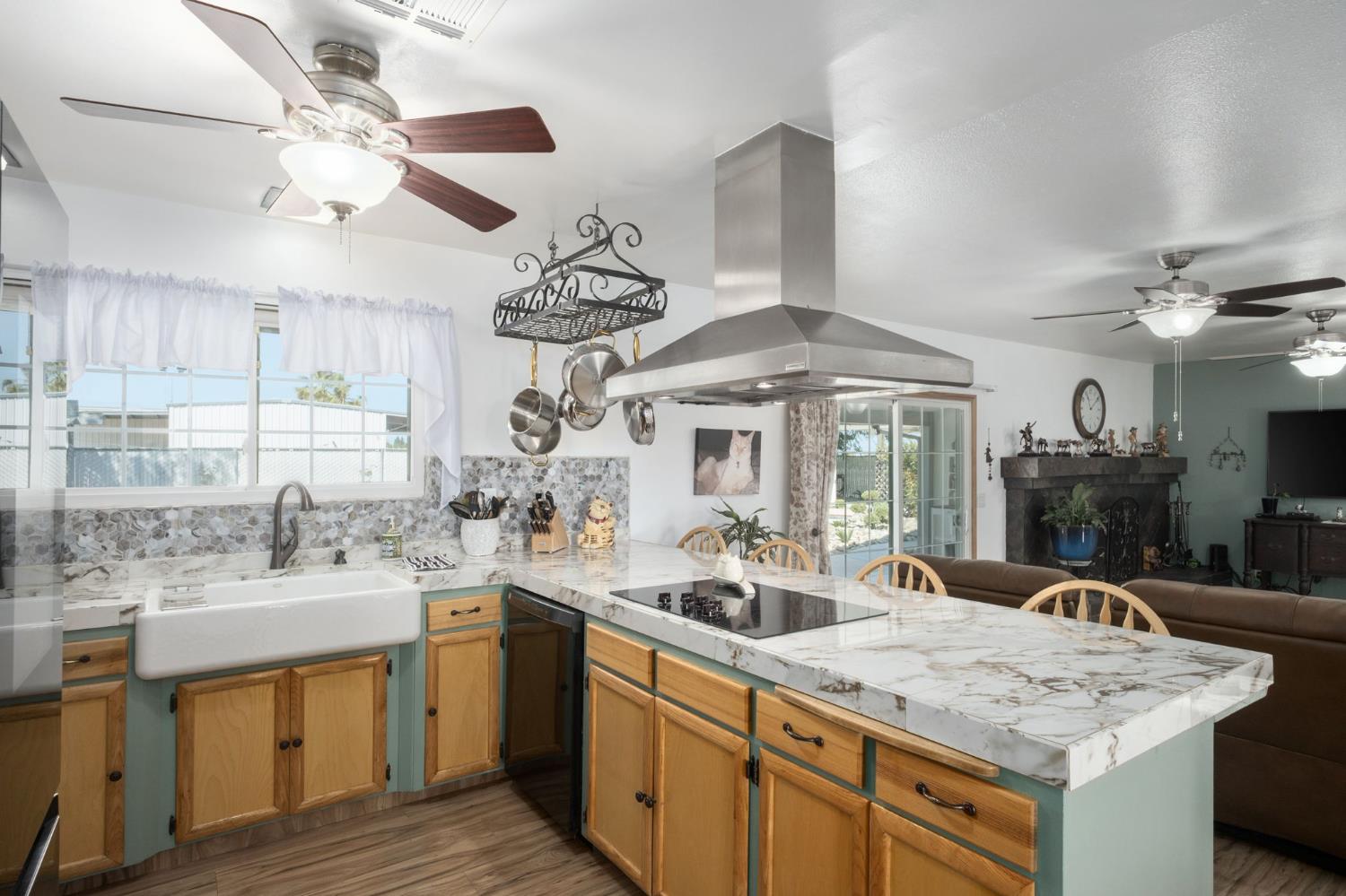 8519 S Orange Ave, Fresno, CA 93725