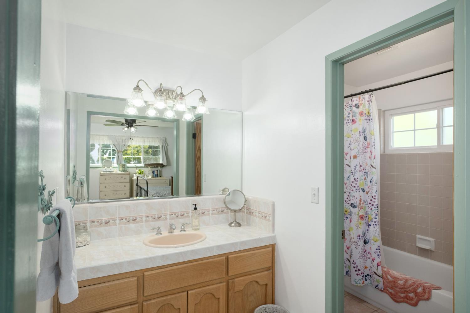 8519 S Orange Ave, Fresno, CA 93725