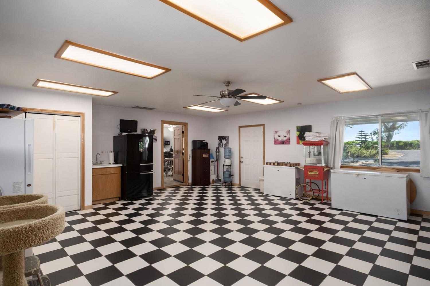 8519 S Orange Ave, Fresno, CA 93725