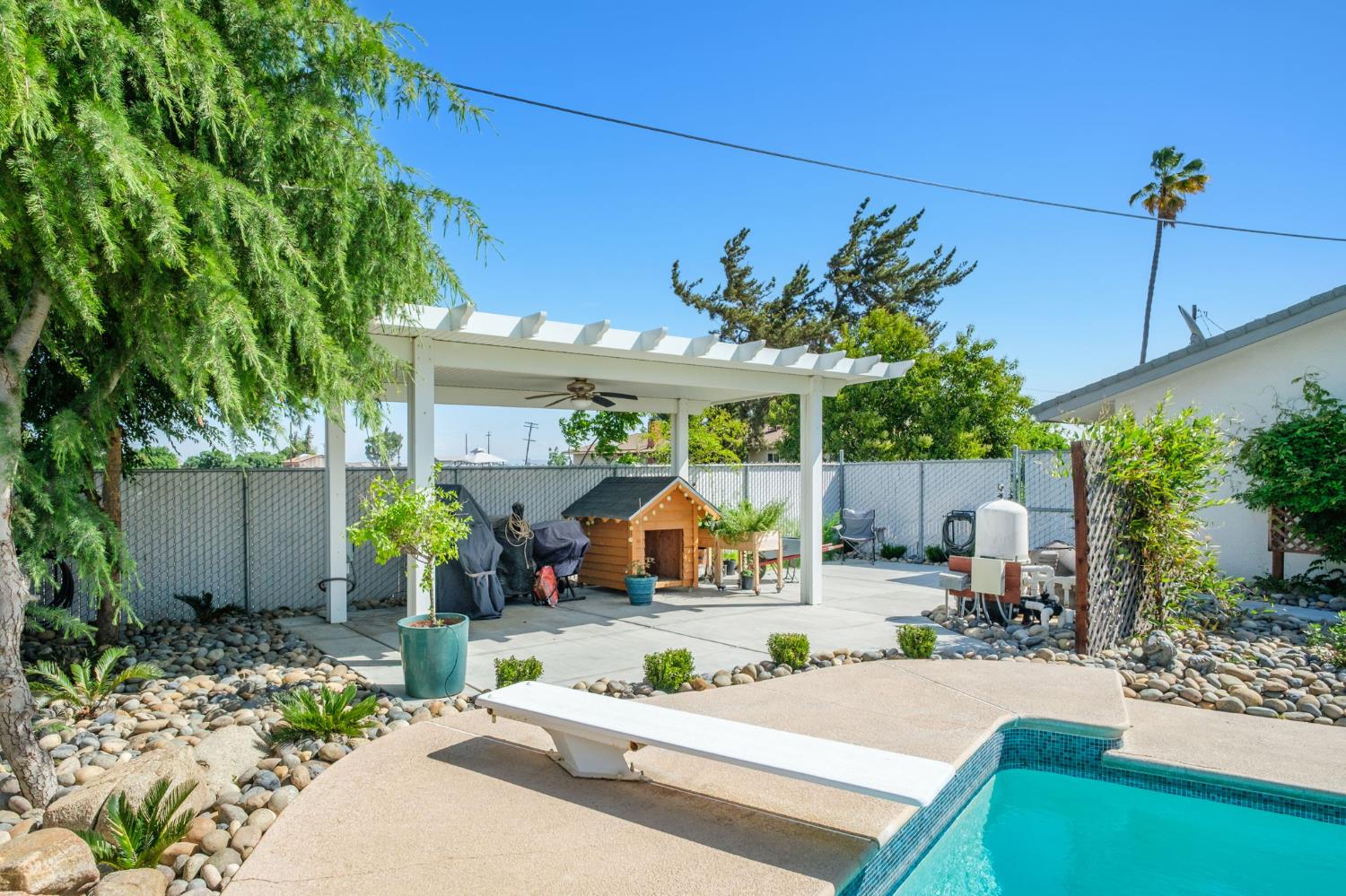 8519 S Orange Ave, Fresno, CA 93725