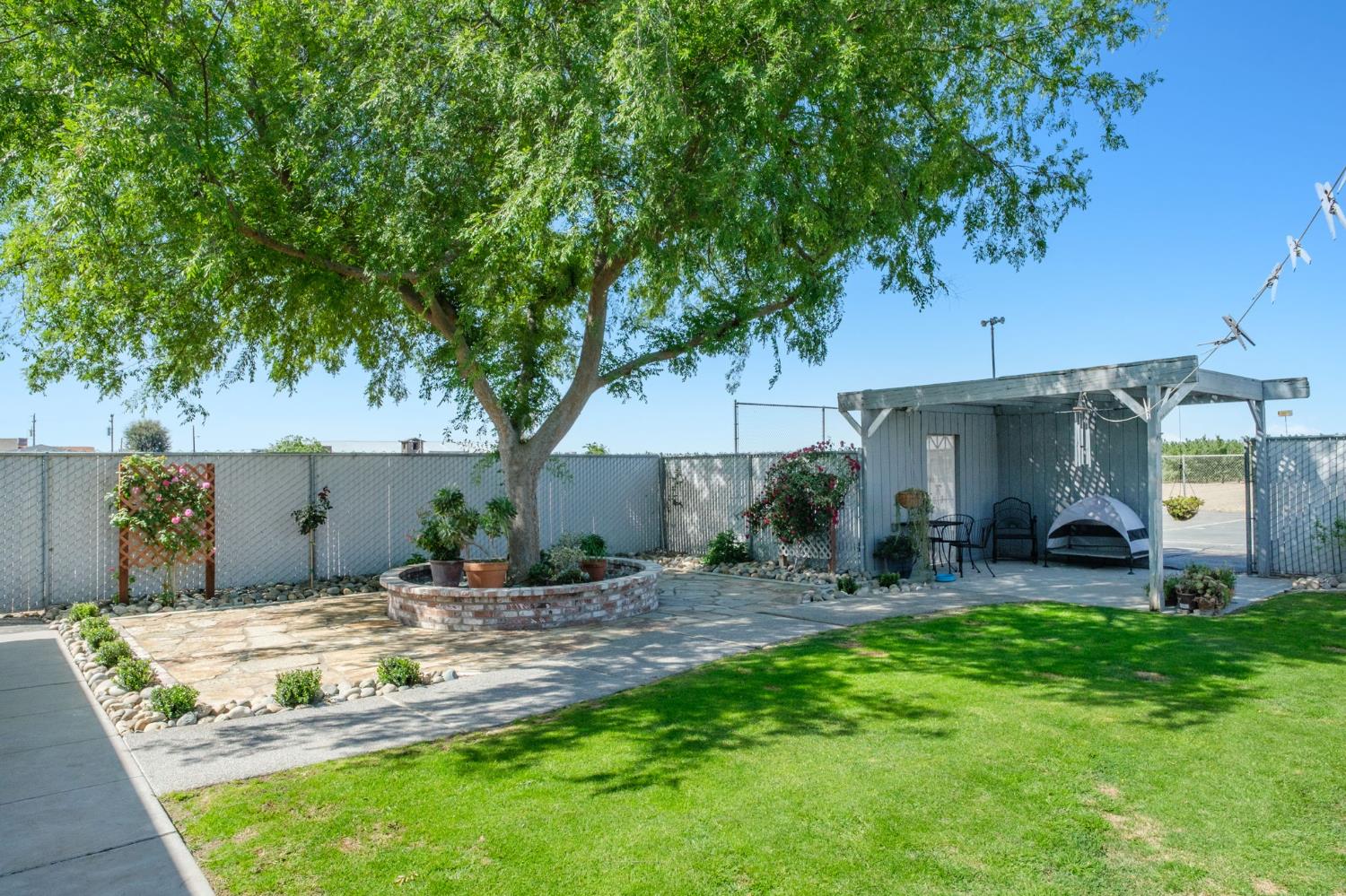 8519 S Orange Ave, Fresno, CA 93725