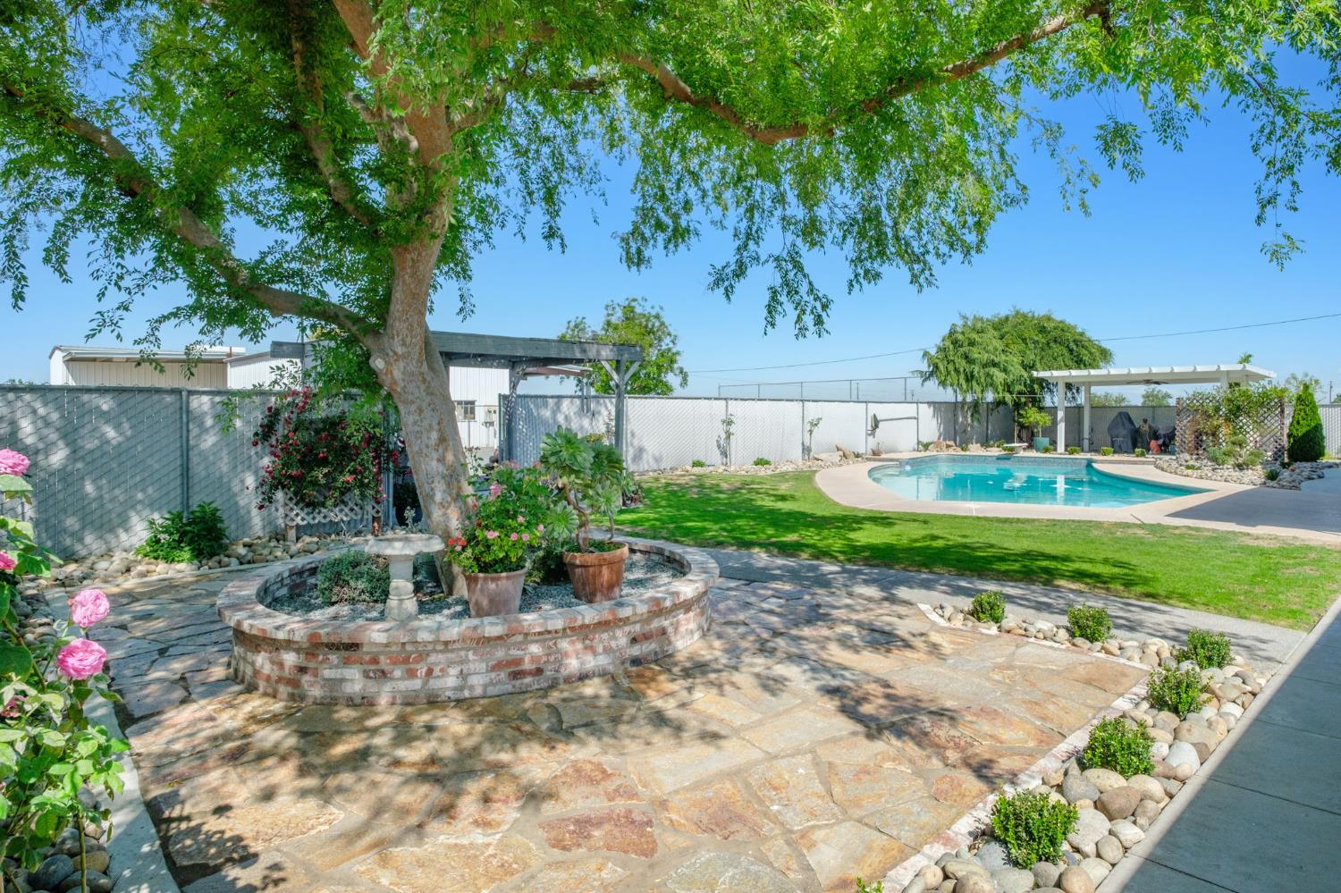 8519 S Orange Ave, Fresno, CA 93725