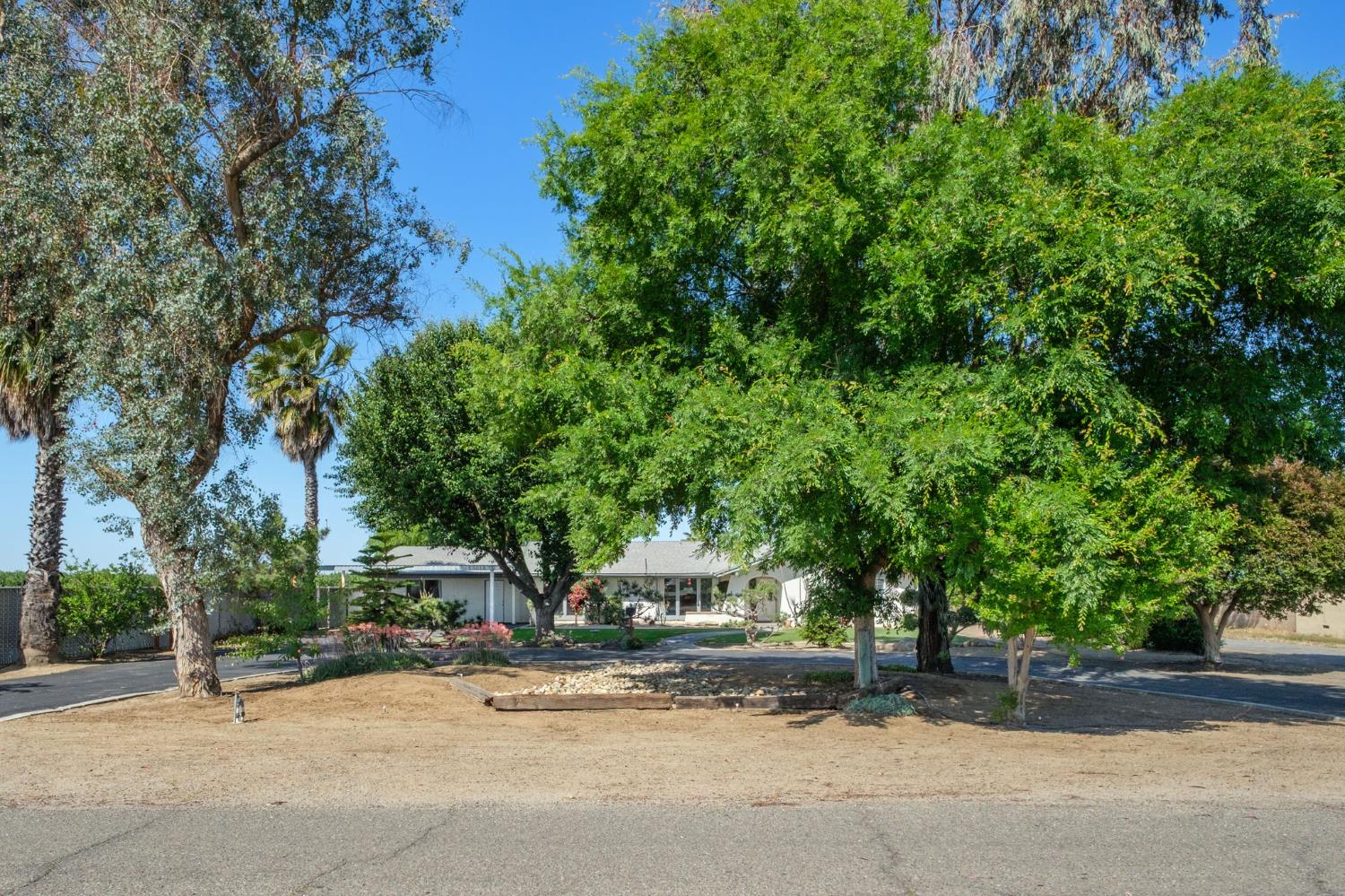 8519 S Orange Ave, Fresno, CA 93725