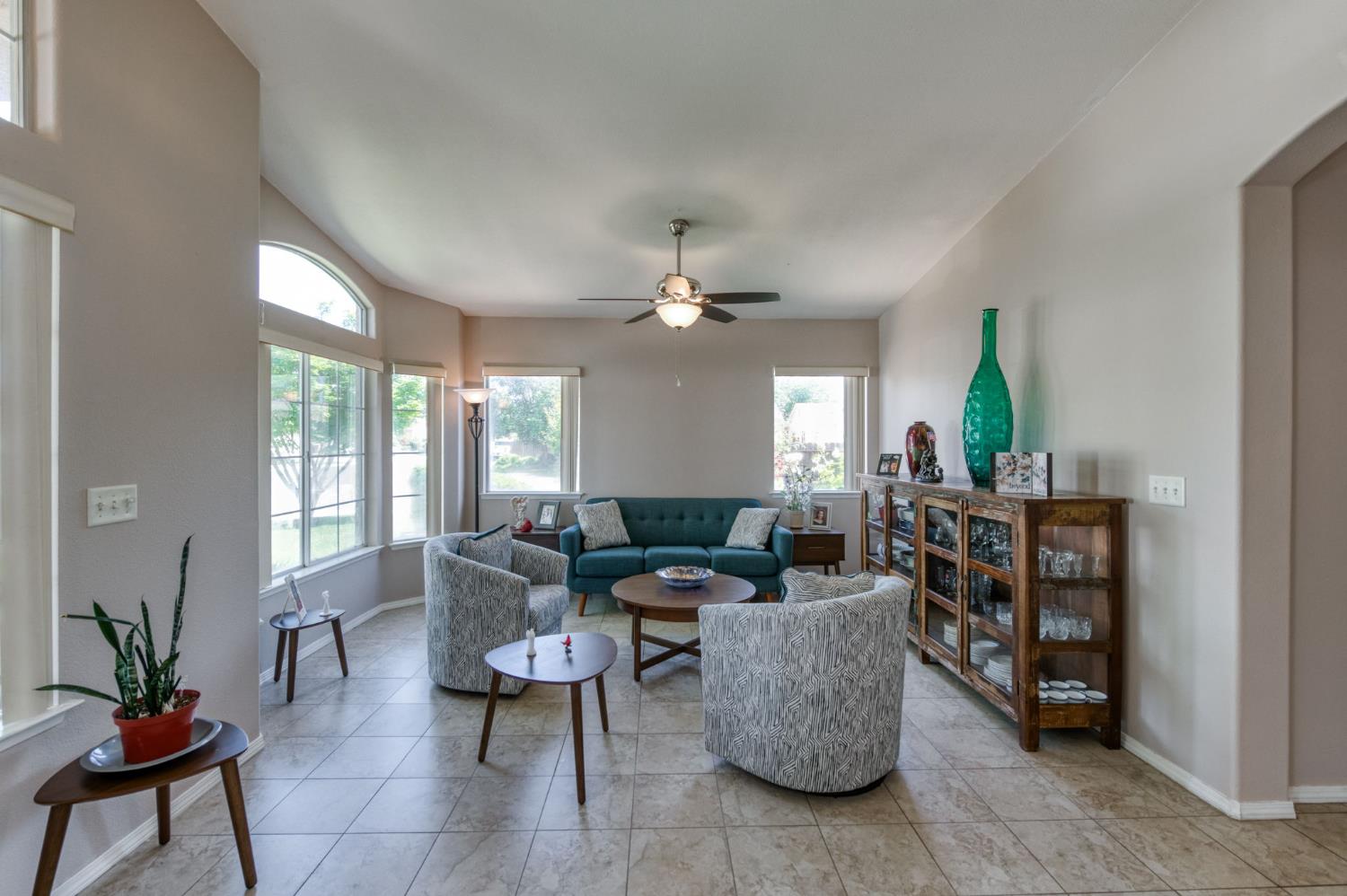 4681 W Sierra Ave, Fresno, CA 93722