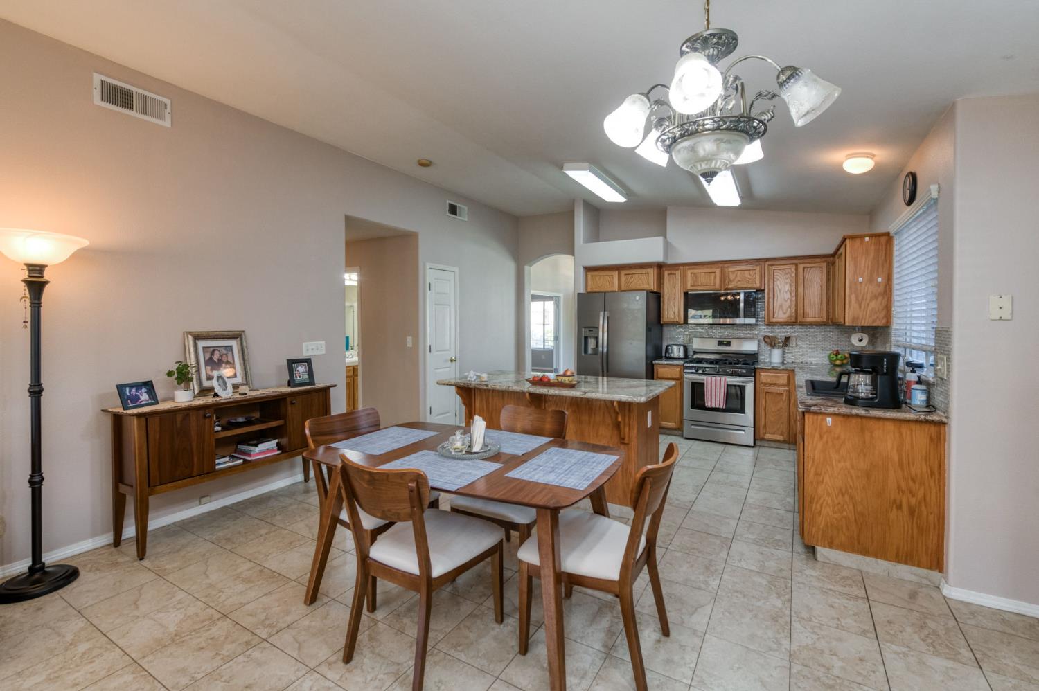 4681 W Sierra Ave, Fresno, CA 93722