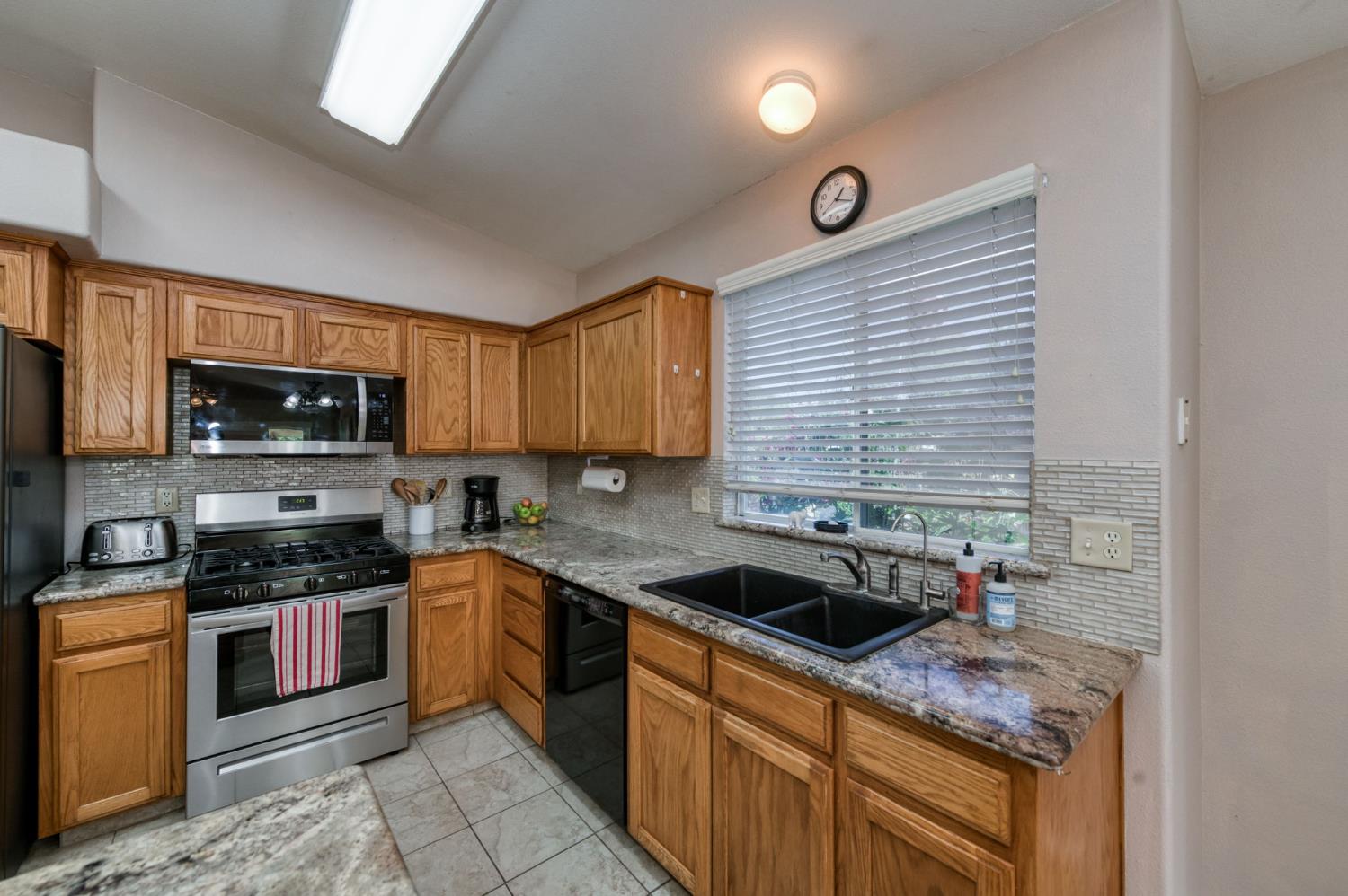 4681 W Sierra Ave, Fresno, CA 93722