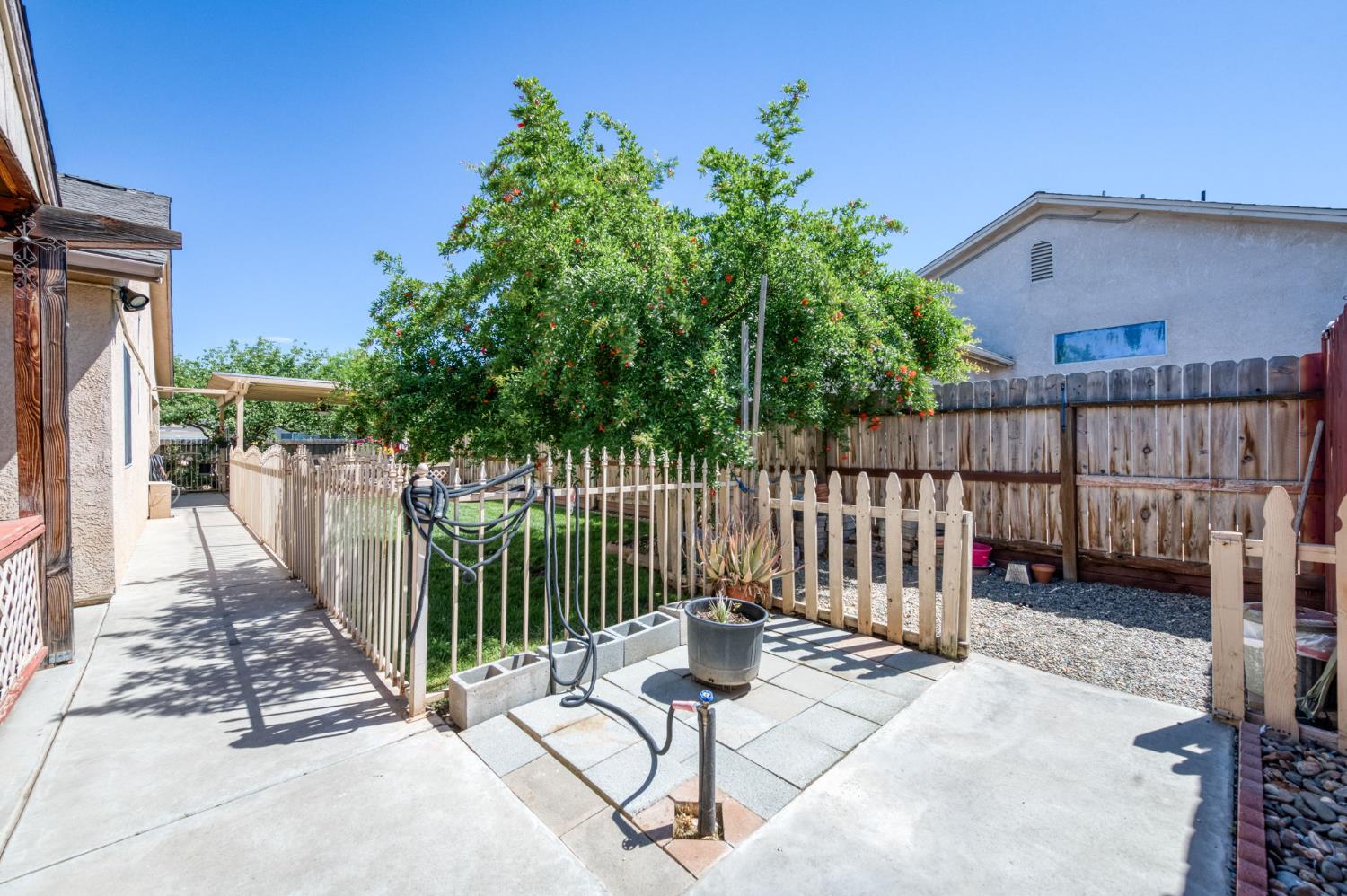 4681 W Sierra Ave, Fresno, CA 93722