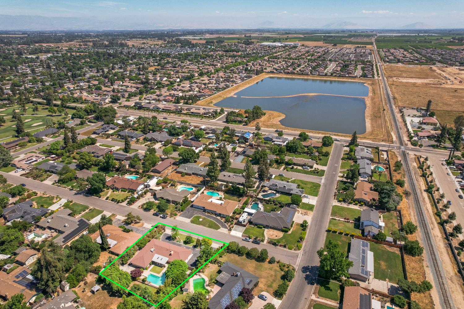 2004 S Renn Ave, Fresno, CA 93727