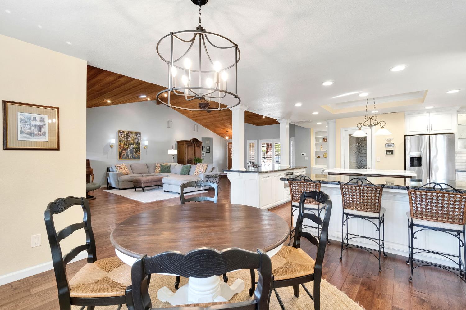 1367 E Decatur Ave, Fresno, CA 93720