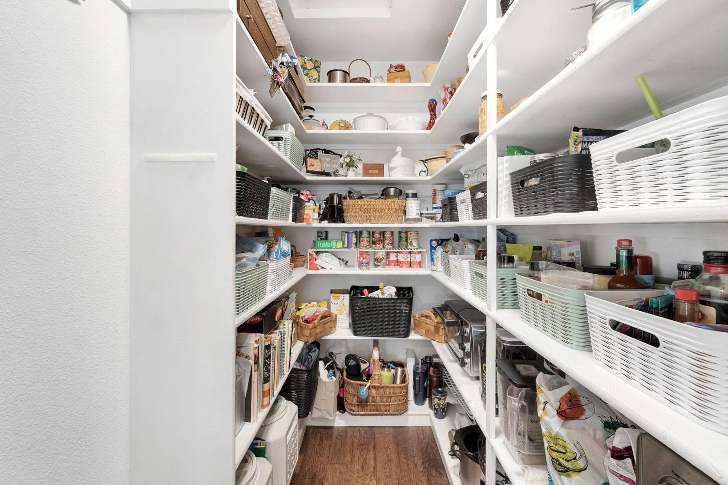 1367 E Decatur Ave, Fresno, CA 93720