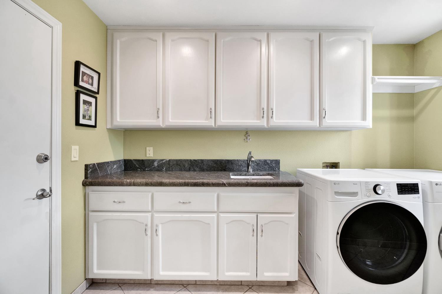 1367 E Decatur Ave, Fresno, CA 93720