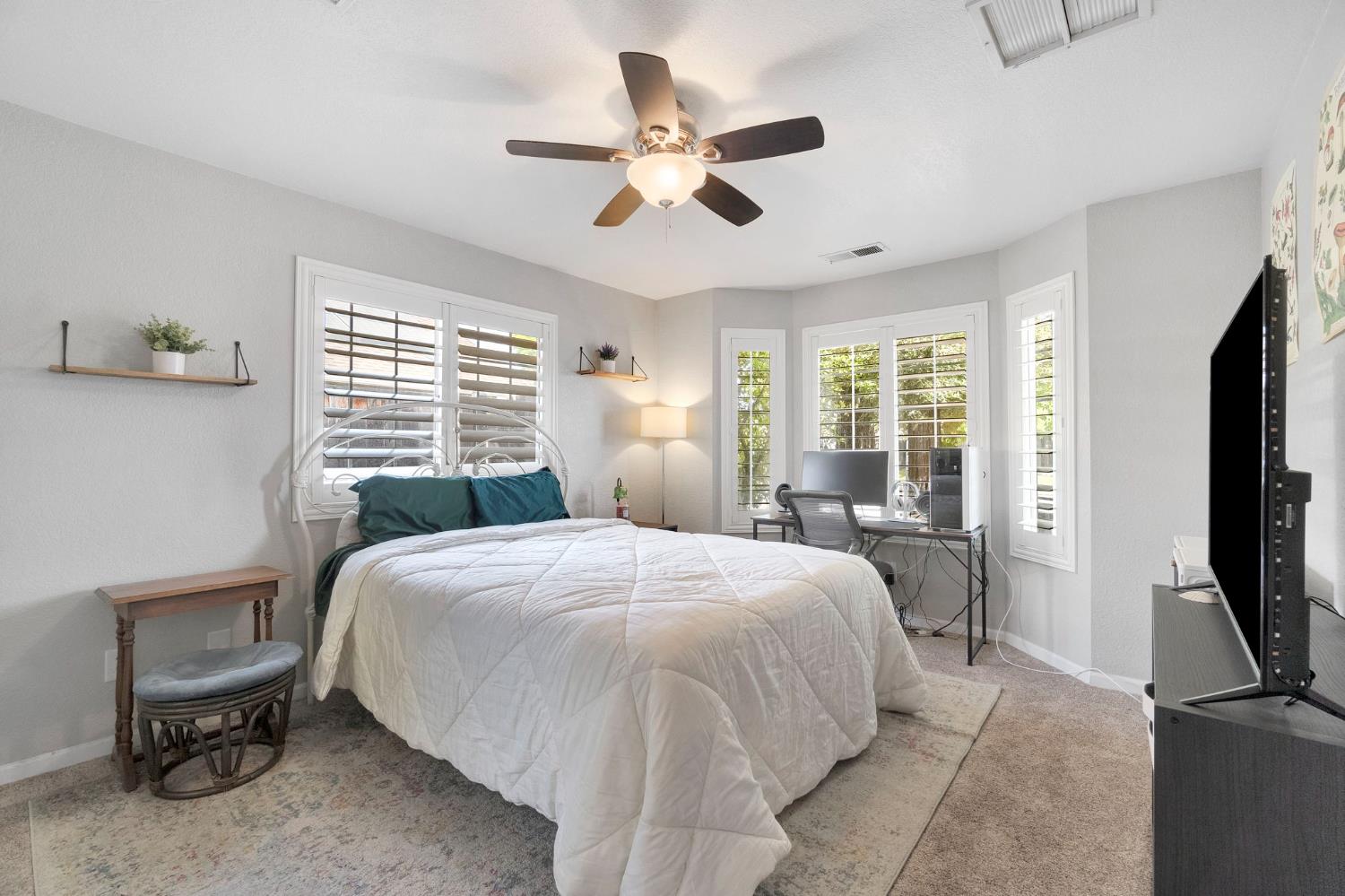 1367 E Decatur Ave, Fresno, CA 93720