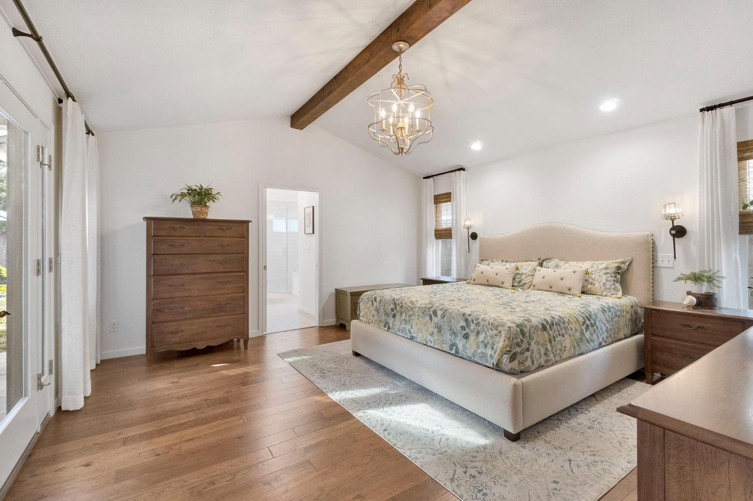 1367 E Decatur Ave, Fresno, CA 93720