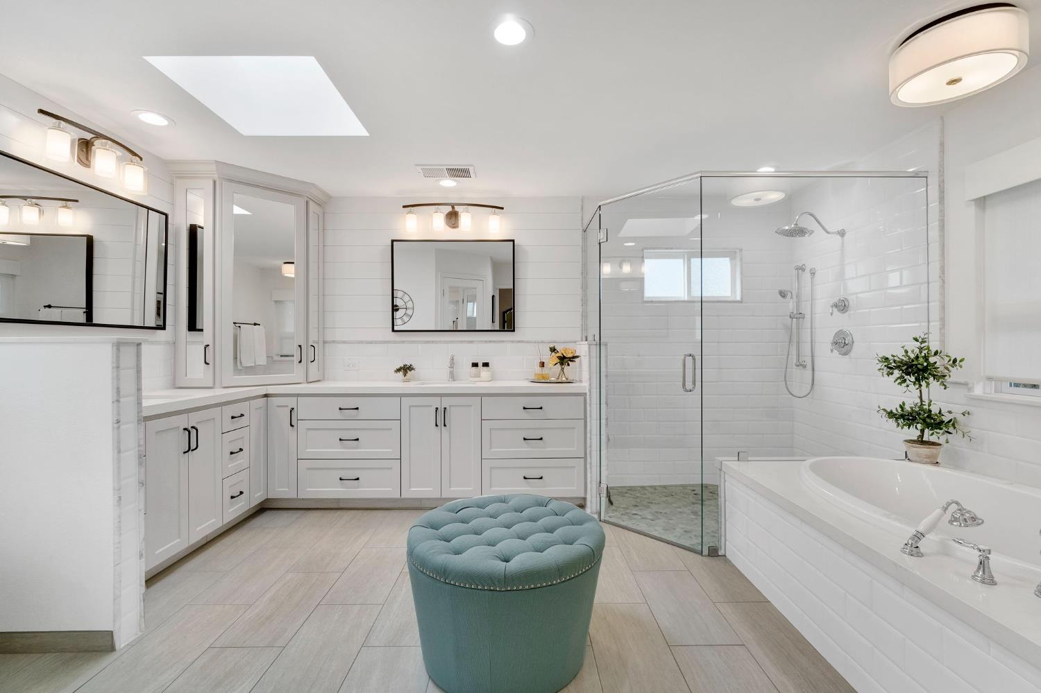 1367 E Decatur Ave, Fresno, CA 93720