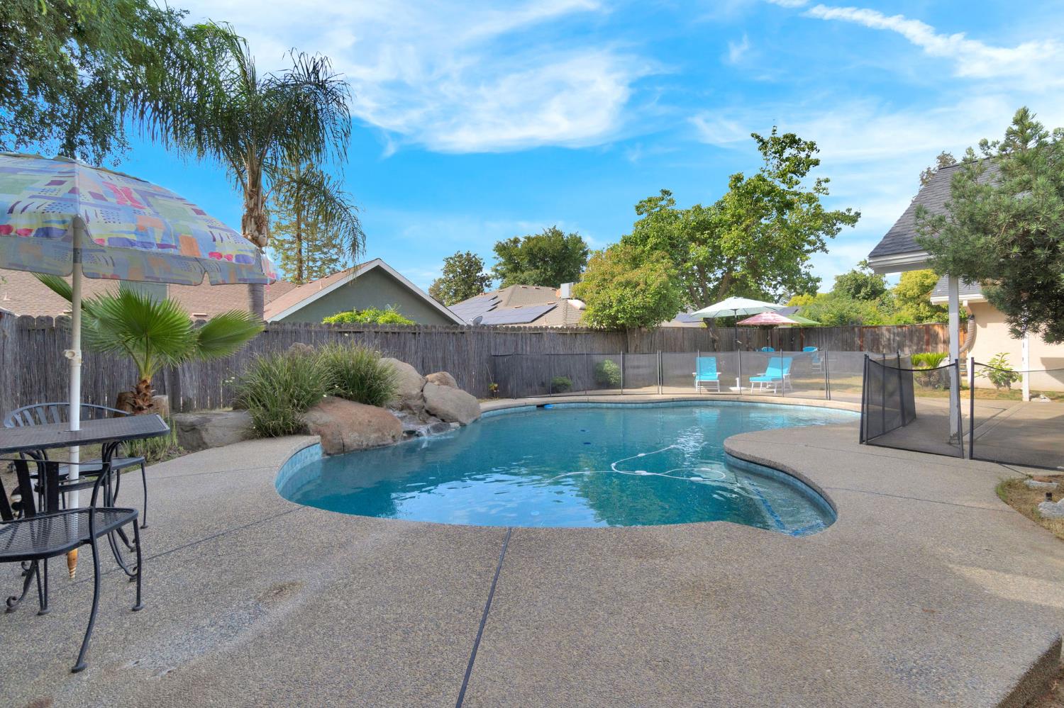 1367 E Decatur Ave, Fresno, CA 93720