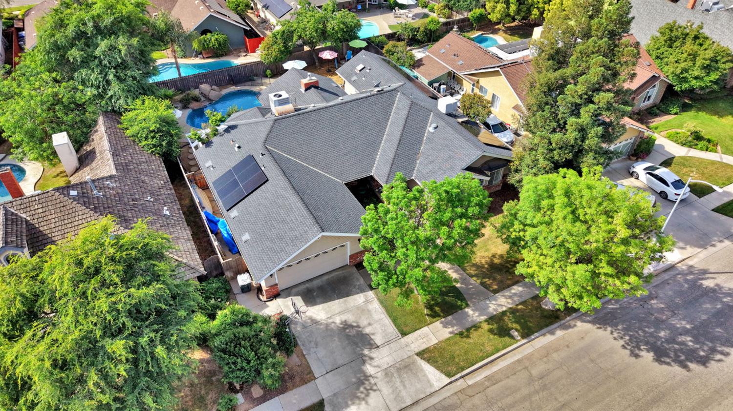 1367 E Decatur Ave, Fresno, CA 93720