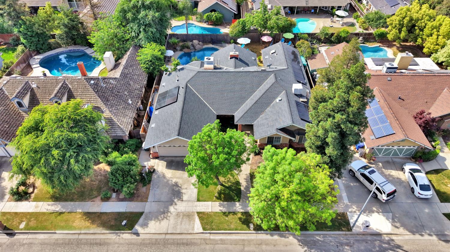 1367 E Decatur Ave, Fresno, CA 93720