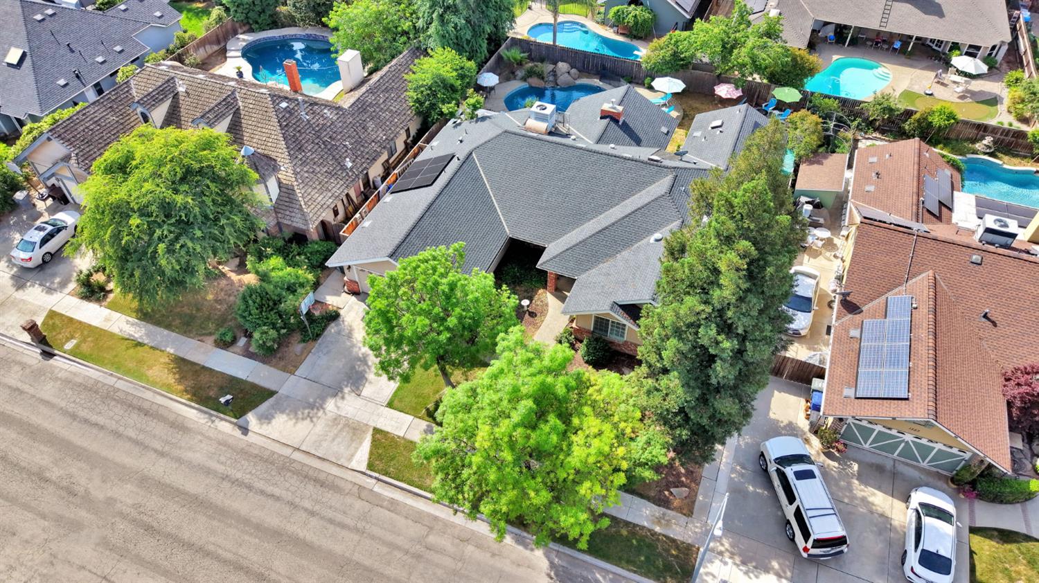 1367 E Decatur Ave, Fresno, CA 93720