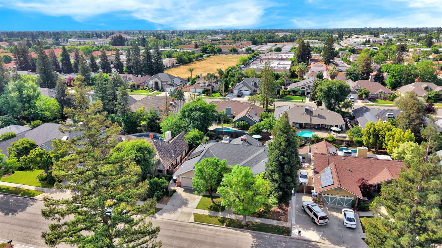 1367 E Decatur Ave, Fresno, CA 93720