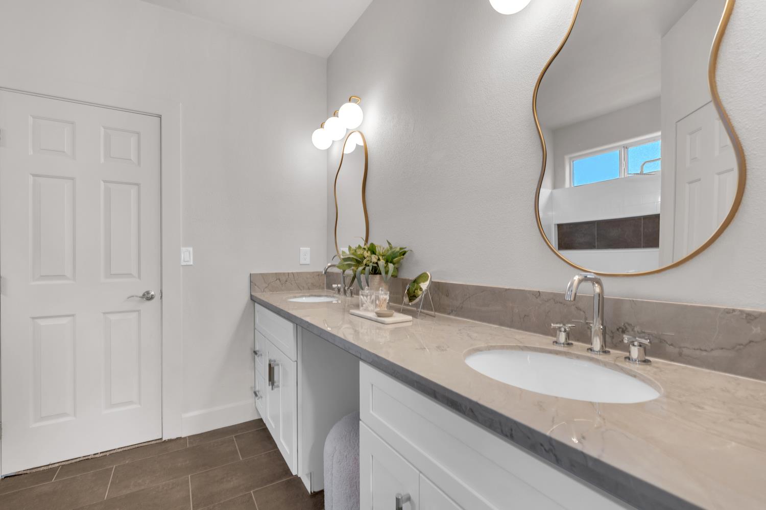 2423 S Sabre Ave, Fresno, CA 93727